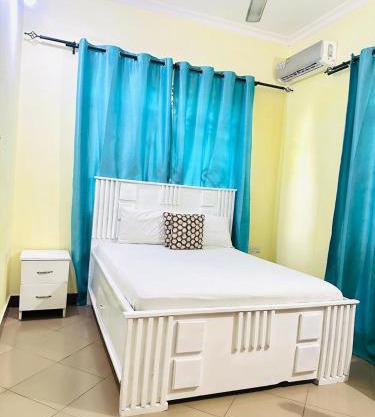Affordable pearl Lulu Apartments with Fast WiFi