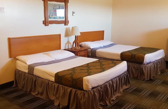 Agassiz Hotel and Restaurant - Under New Management