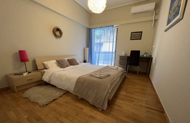 Agios Eleftherios metro st. 2 bedrms 4 pers. flat