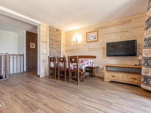 Agréable Duplex pour 6 Pers. à Aussois avec WIFI, Balcon et Ascenseur - FR-1-508-5