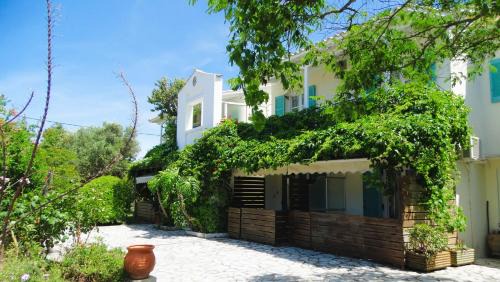 Agrambeli Rooms & Apartments