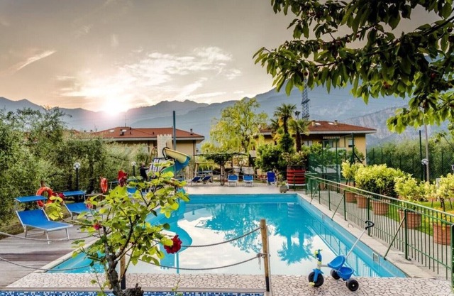 AGRITUR MICHELOTTI ~ THREE-ROOM APARTMENT WITH 2 DOUBLE + 1 (5 PAX)