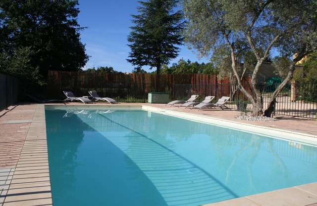 Air-conditioned villa for 9 people (+2 babies) with private heated pool 11X5m