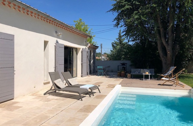 Air-conditioned house with pool and garden