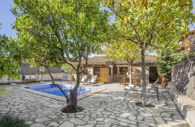 Air-Conditioned Holiday Home with Pool, Terrace, Mountain View & Wi-Fi