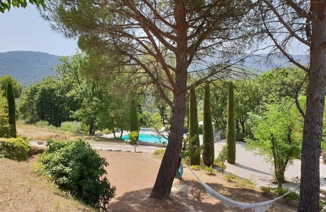 Air Conditioning House with character located in Luberon