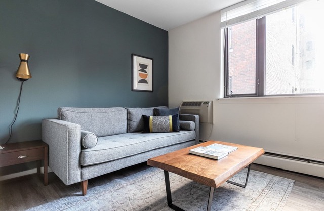 Airy Gold Coast Studio close to L, walk to Mariano Park, by Blueground