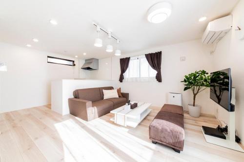 Akabanenishi 3chome House
