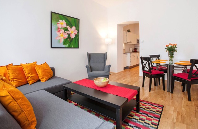 AKH - 1 Bed Apartment "Theresiengasse"