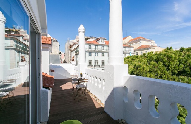 AL \ 86391 - Charming Penthouse in Chiado with terrace.