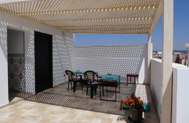 Al Bouhaira Abyad Art & Golf