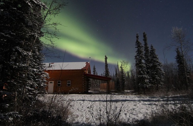 Alaska Aurora Adventures Cabin BWorld class Northern lights viewing