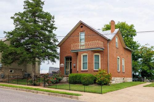 Aletha-Marie Krog House