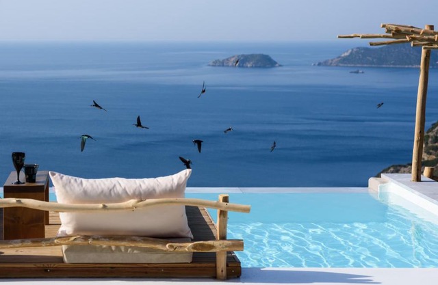 Aletri Swim Up Boutique Hotel