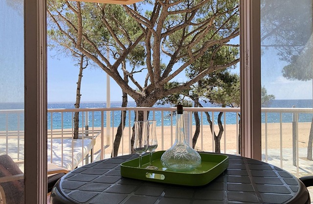 Alexandra A-1 Apartment first sea line