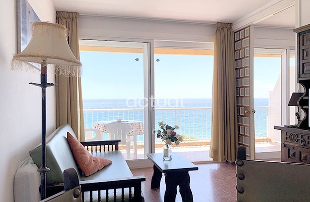 Alexandra B-4 Apartment first line of the sea