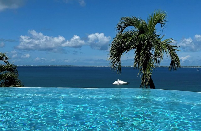 Alexina - Apartment near Friar's Bay Overlooking Beautiful Happy Bay, Grand Case