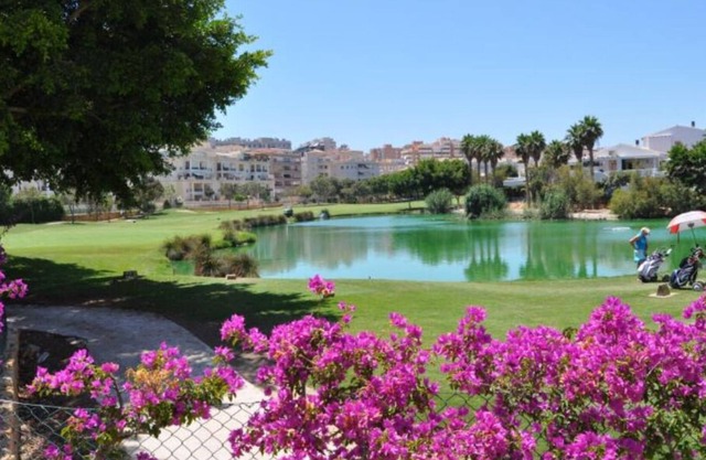 Alicante Golf Hole 18 pool, air conditioning garage, wifi .. Holidays Leo Real Estate