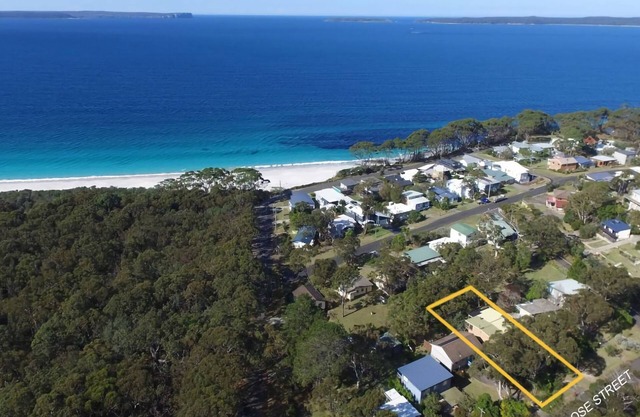 All Decked Out by Jervis Bay Breaks