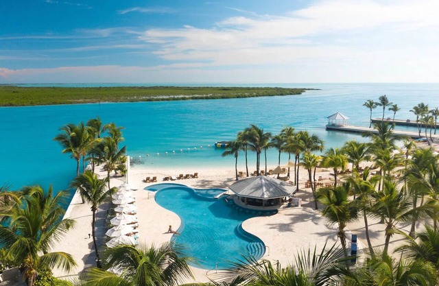 All-Inclusive Escape! Three Oceanfront 1BR, Private Beach, Paddleboarding