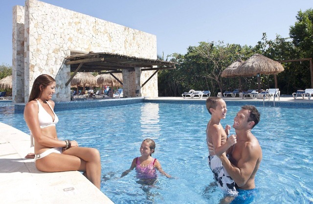 ALL INCLUSIVE 5 star resort, with VIP benefits, near Playa Del Carmen & Tulum