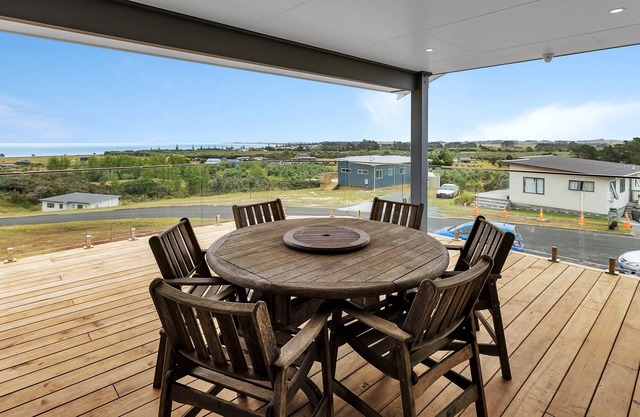 Alluring Bay Heights - Whatuwhiwhi Holiday Home