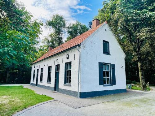 Alluring Holiday Home in Erp near Forest