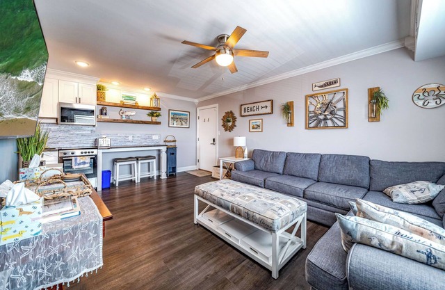 Almost Beachfront 2BR Condo/Ocean Views, Pool & Elevator in the Heart of OCNJ