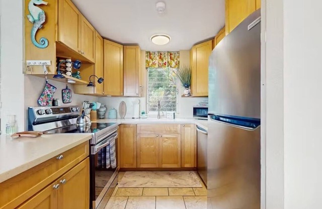 Aloha Hawaiian Haven Beautiful Condo with gated pool and amazing beaches nearby