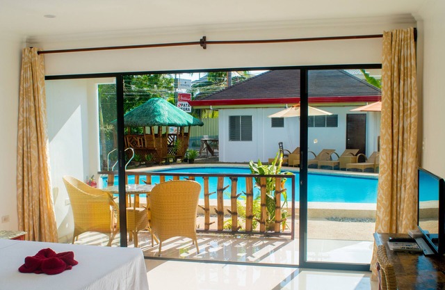 Alona Vida Beach Hill