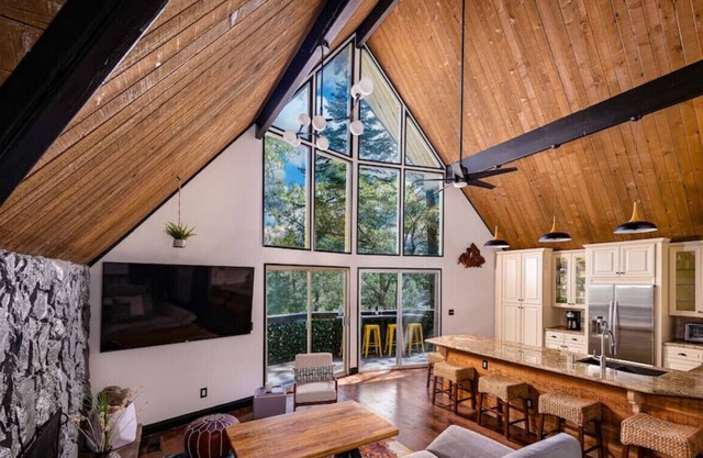 Alpine Vista Chalet - Open | Nature | Play | Modern Vibe