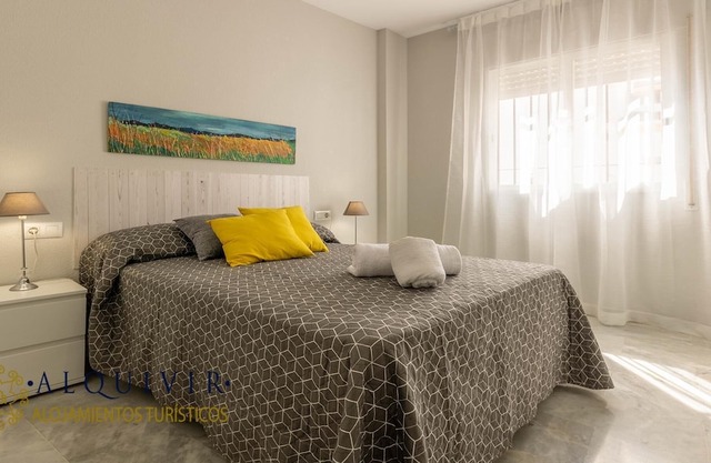 ALQUIVIR ALFAROS 1 BEDROOM + PARKING