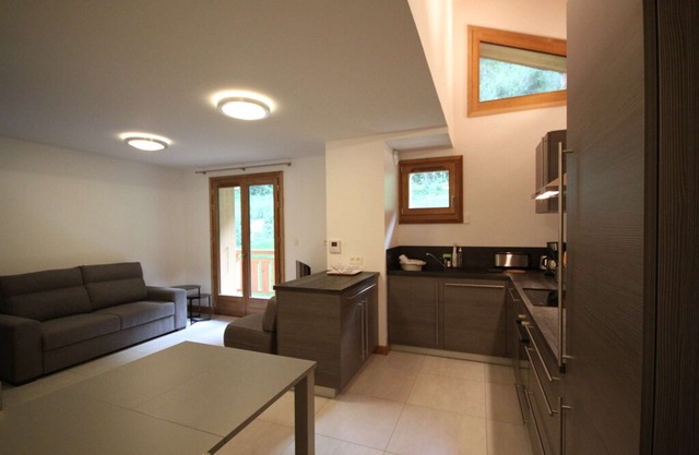 ALTAKA 5 - Two Bedroom Apartment, Sleeps 6