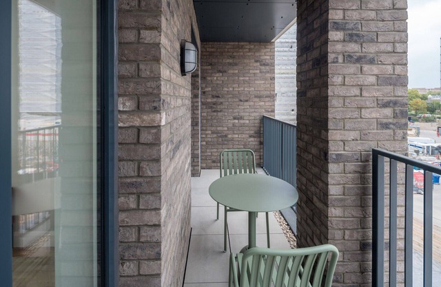 ALTIDO 1BR flat w/terrace in Nine Elms