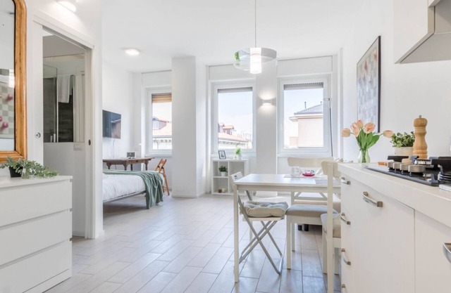ALTIDO Bright Studio for 3 near Porta Romana and IED
