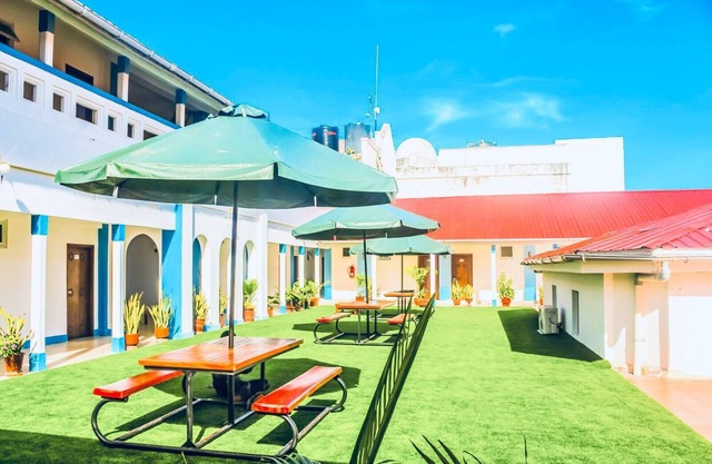 Alyusra Palm Tree Hotel