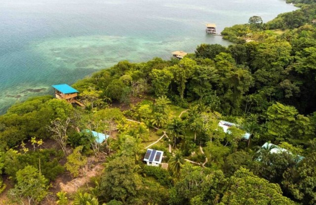 Amanecer- Breakfast Included, Ocean & Jungle Views