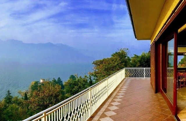 Amarys 1 with amazing lake view and pool
