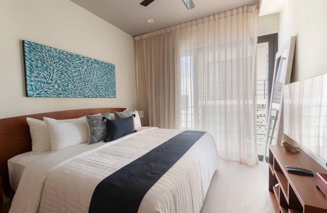 Amazing 1BR penthouse with private rooftop pool in 1 location 150m away from the beach