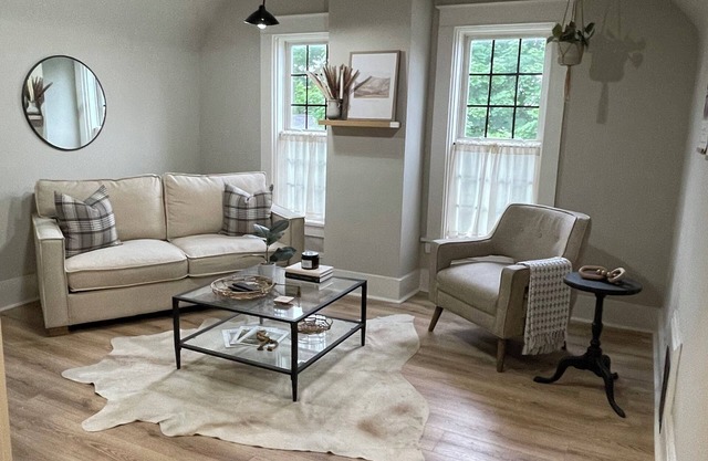 Amazing 2-bedroom upstairs apartment in Alma with WiFi, AC, Cable