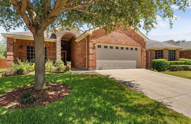 Amazing 4-bedroom house with WiFi and AC in fantastic Irving!