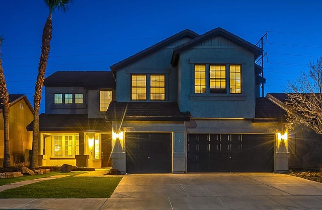 Amazing 5 Bed/4 Bath Residence with Pool/Spa