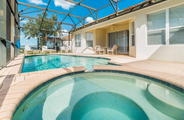 Amazing 5 BR Home with Pool Windsor Hills Resorts
