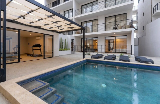 Amazing and New 4BR 5 Min Downtown Cabo Pool/gym