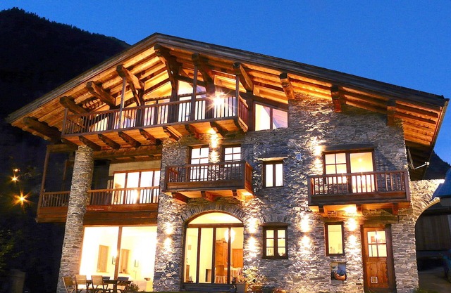 Amazing Catered Chalet, 4 ensuite rooms :Ste Foy,Val d'Isere,LesArcs,La Rosiere