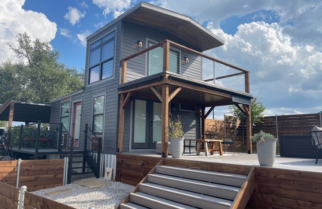 AMAZING Cabin in the Heart of the Hill Country w/breathtaking views,Pool & Spa!
