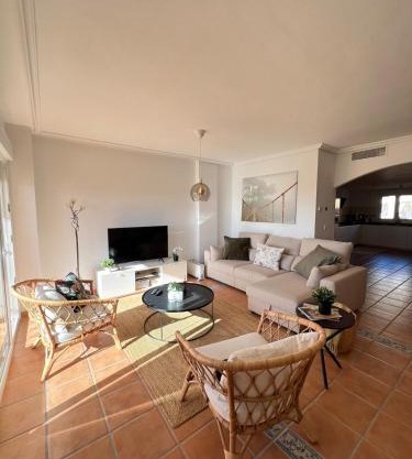 Amazing Casa Sienna, with a shared pool