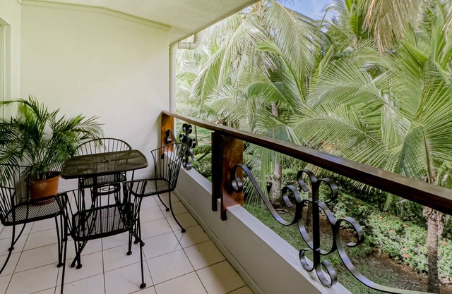 Amazing Escape W/ Lush Gardens, Shared Pool, Expansive Balcony & More!