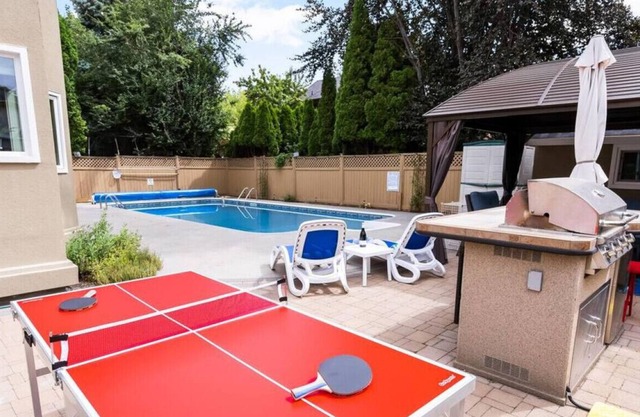 Amazing Family Home in Great Neighborhood!