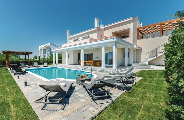 Amazing home in Debeljak with sauna